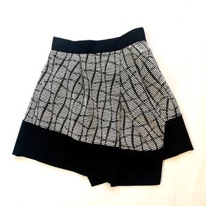 Banana Republic Black White Mini Skirt 00